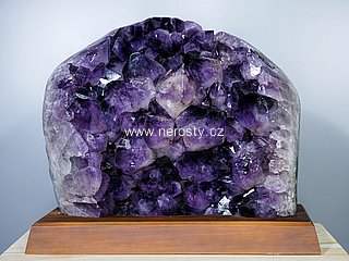 ametyst + drza + v podstavci