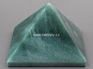 avanturn + pyramida