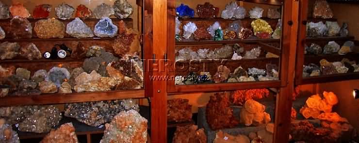 část naší kolekce minerálů