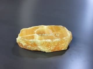 kalcit + sv�cen + oran�ov�