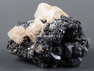 manganoan calcite, sphalerite