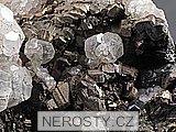 pyrit + kalcit + arzenopyrit