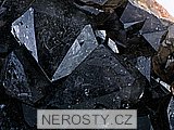 záhněda, morion