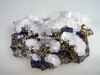 sfalerit + kalcit + pyrit